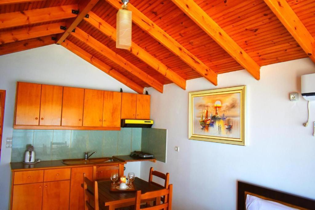 Ionio Rooms II Himare Eksteriør bilde