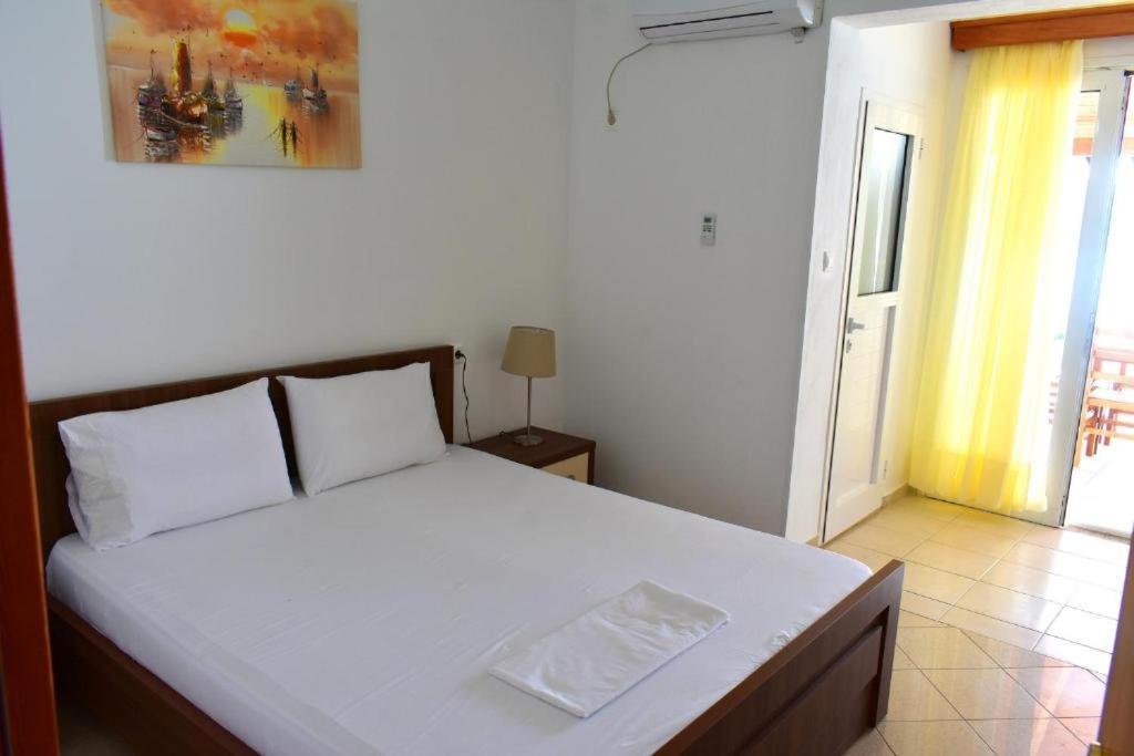 Ionio Rooms II Himare Eksteriør bilde
